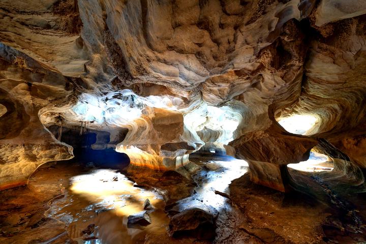 Rope descent into Hang En Cave, Vietnam